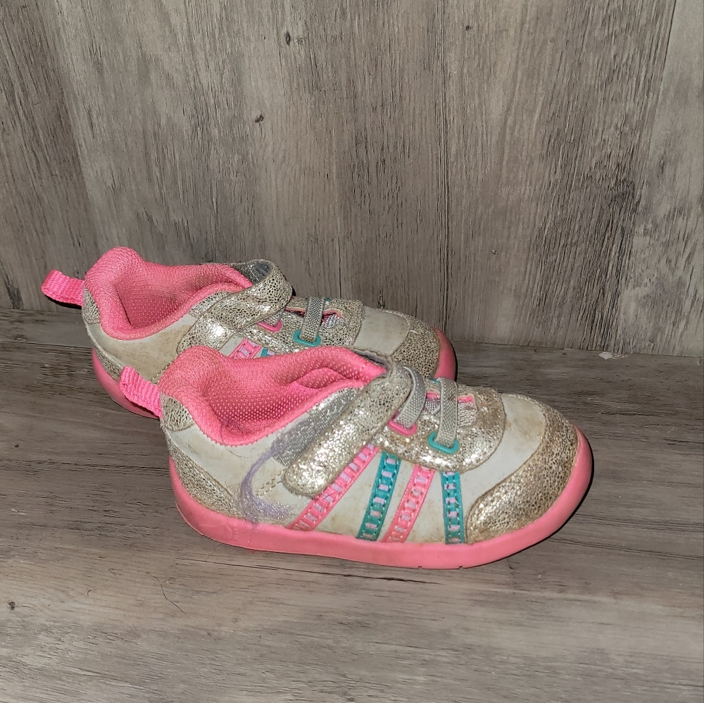 Play tennis shoes toddler size 5